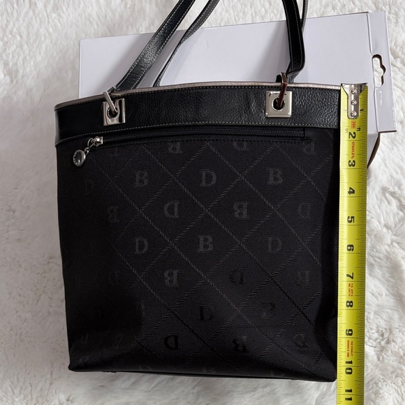BO DEREK,Elegant Black Tote Bag - Picture 9 of 17